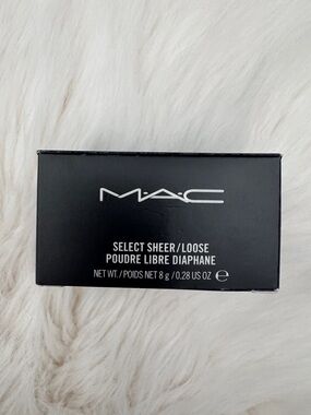 🆕 MAC Select Sheer Loose Powder - NW20